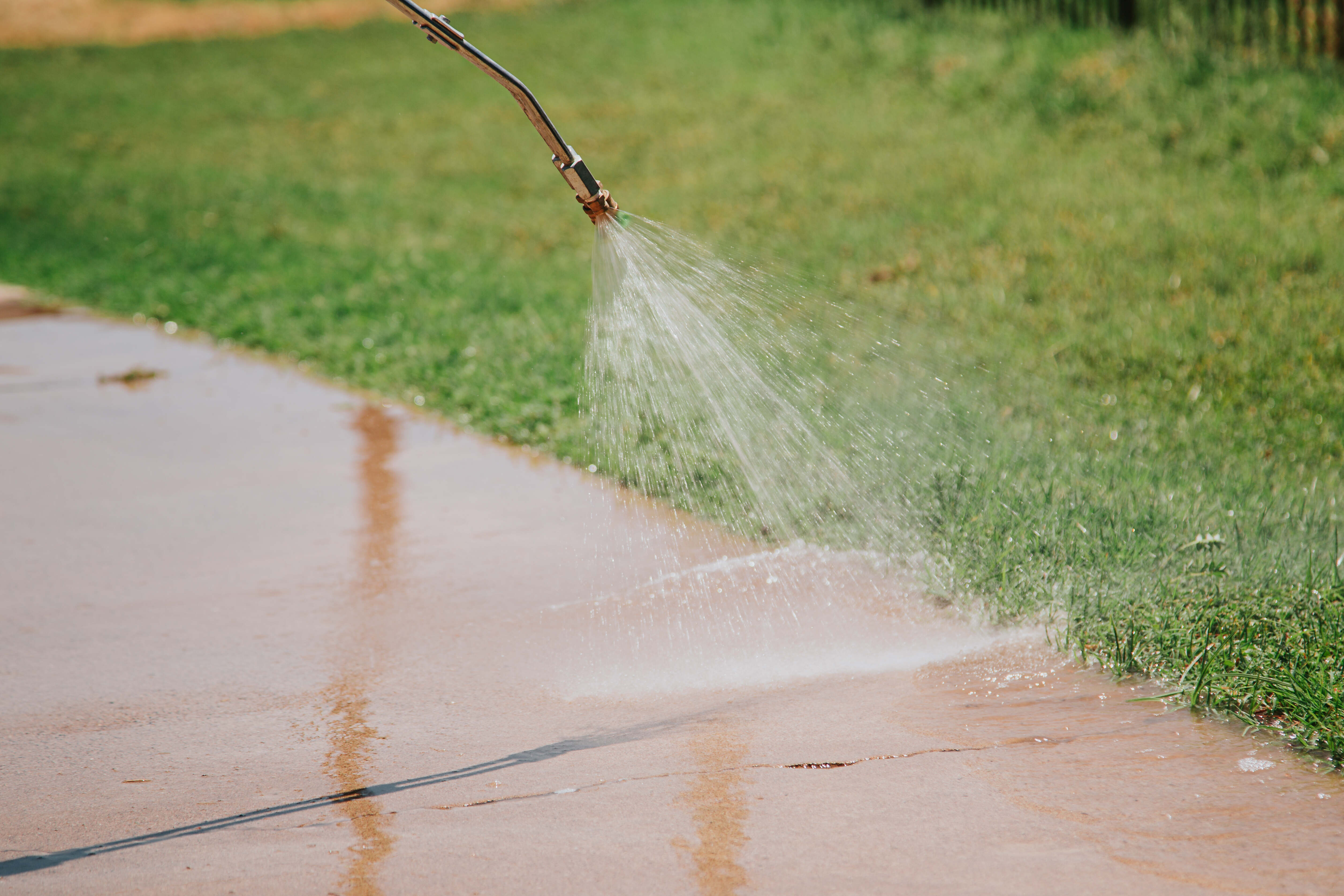 Gum Removal Service: The Complete Guide to Removing Chewing Gum from Concrete & Surfaces